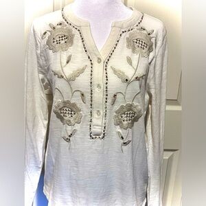 Beautiful Women’s Cream Embroidered Long Sleeve Top With Gold Accents NWT S
